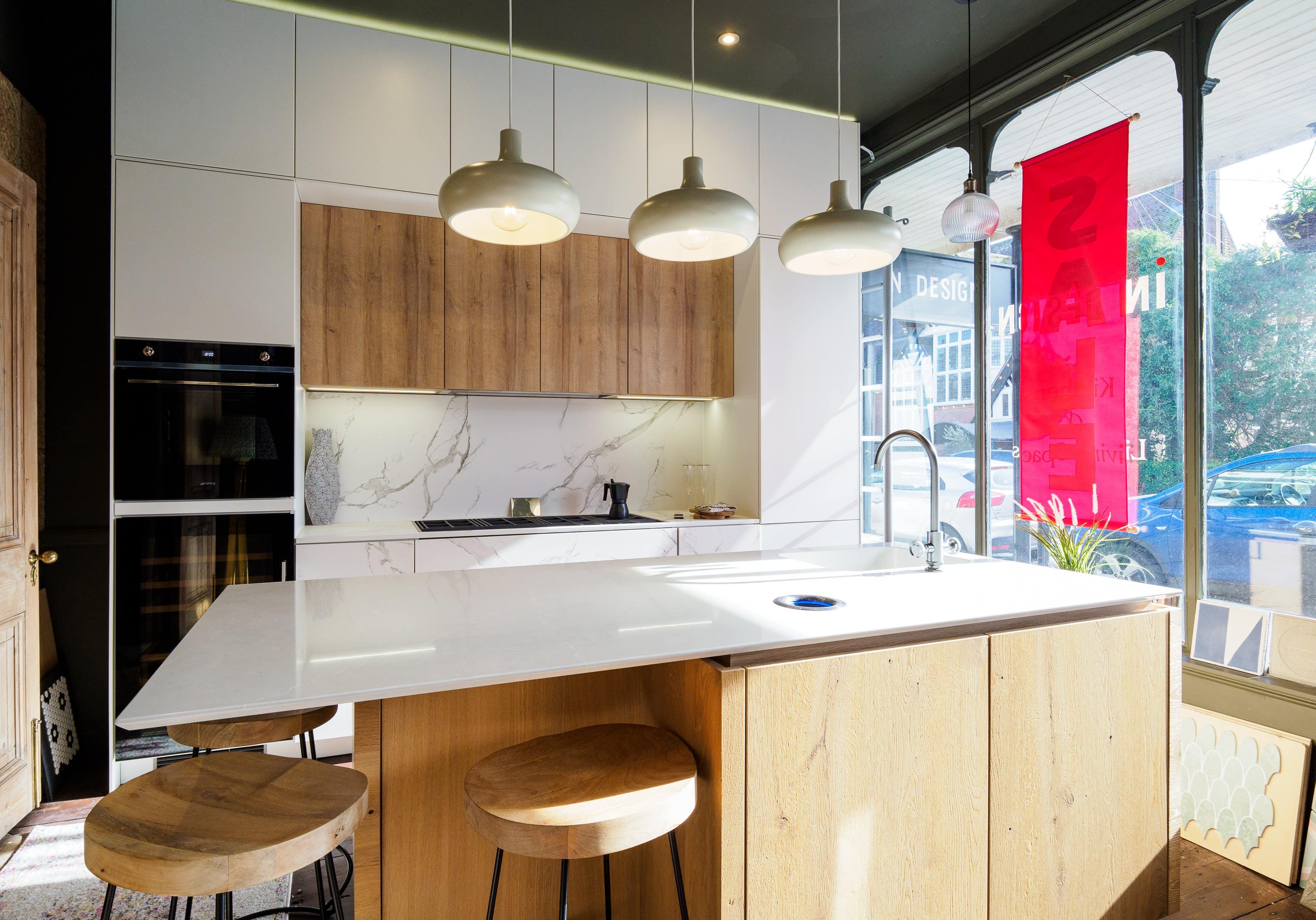 Alno modern handleless ex display kitchen