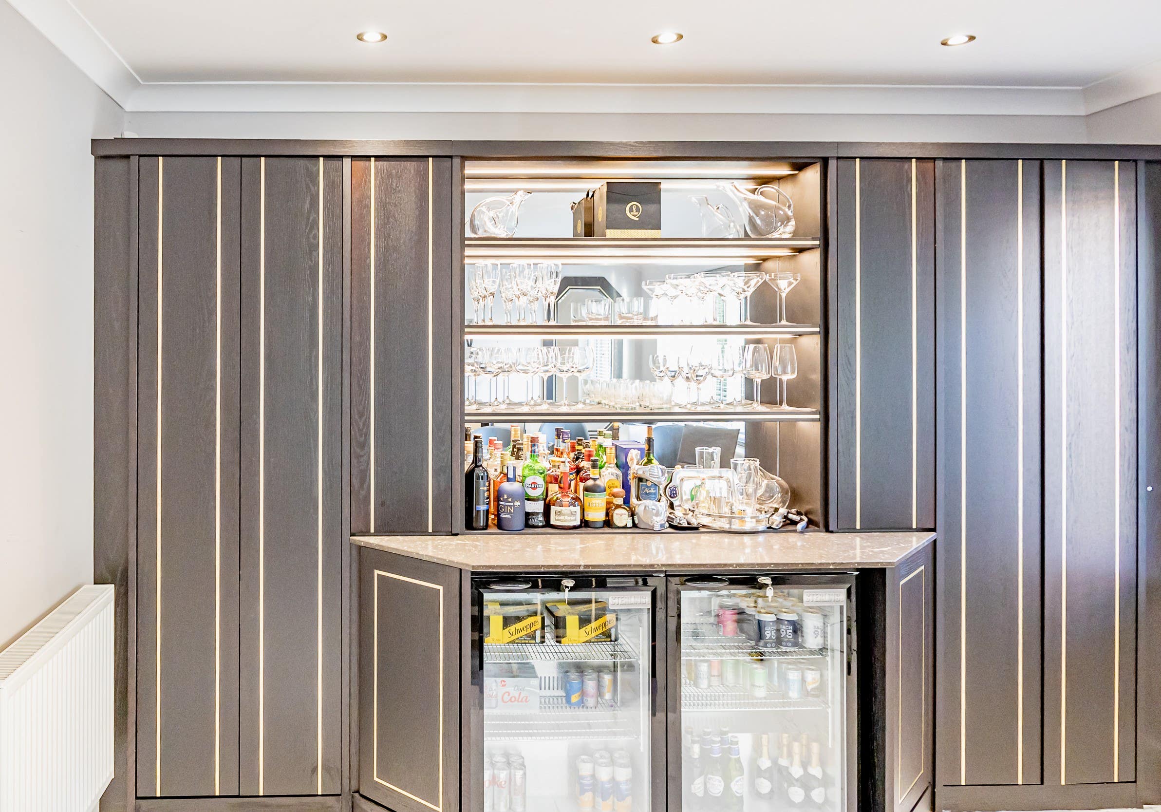 Used drinks outlet cabinet