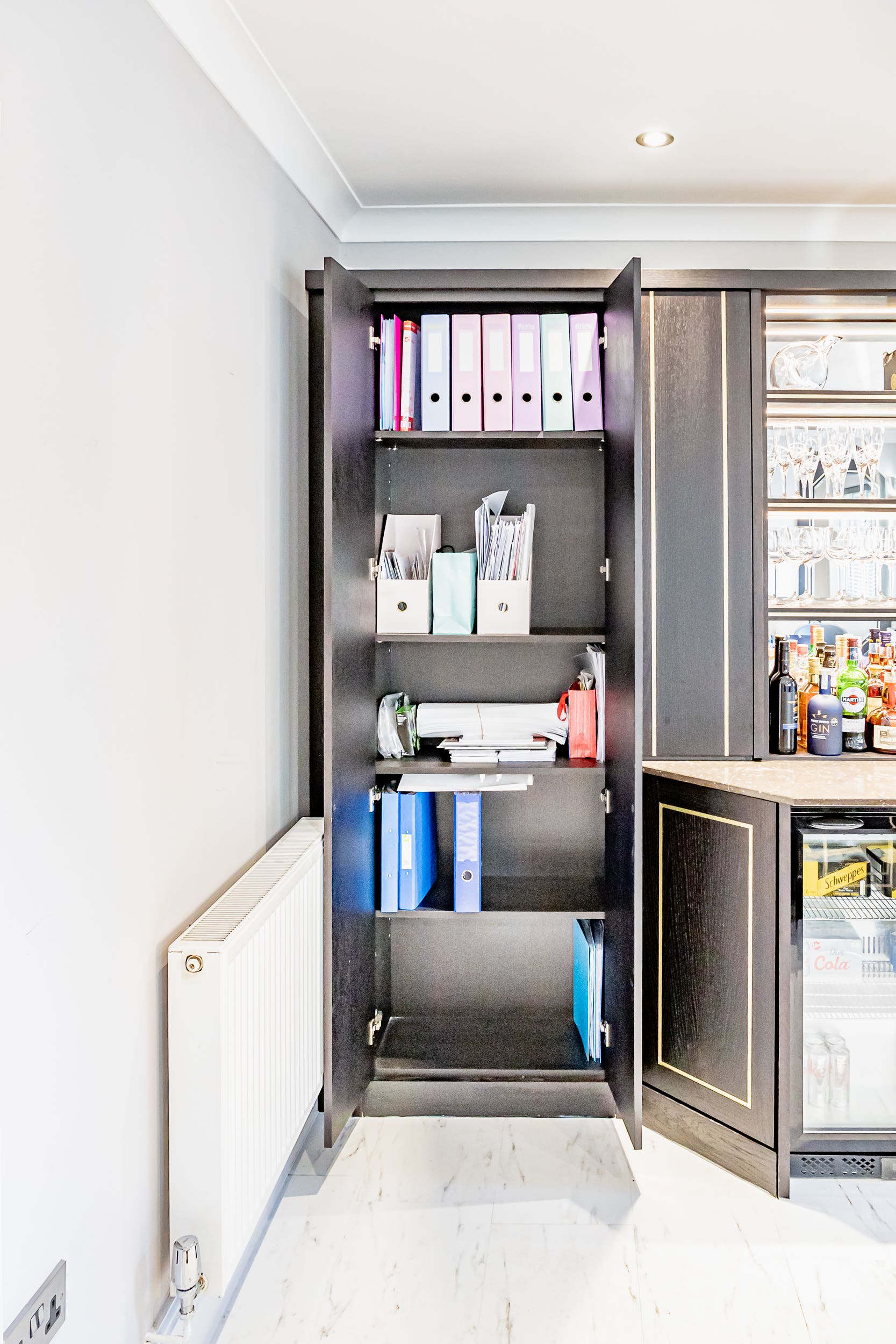Used drinks outlet cabinet