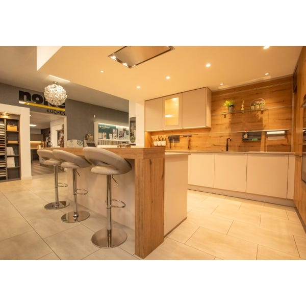 Nolte Feel/Manhattan Ex Display Kitchen, Siemens Appliances 