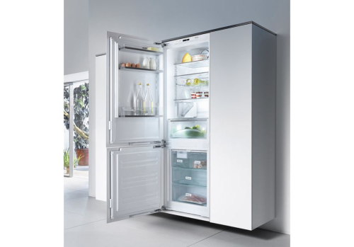 Miele 70/30 Integrated Ex Display Fridge/Freezer