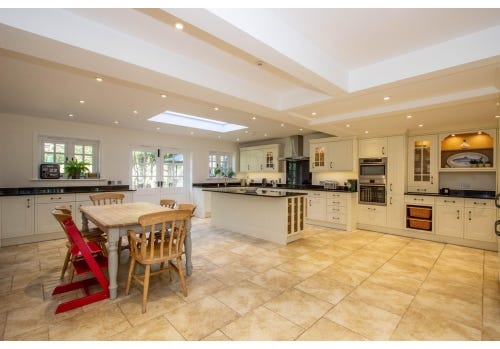 Ready NOW! Approved Used Kitchen, Very Large Howdens Tewkesbury Painted Shaker, West Sussex