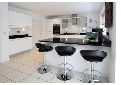 ? PAULA ROSA MANHATTAN Modern Gloss Used Kitchen, BOSCH Appliances, Breakfast Bar & Stools, London