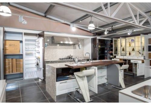 Crown Imperial Modern Ex Display Kitchen, Dresser, Fisher & Paykel Appliances, Midlands