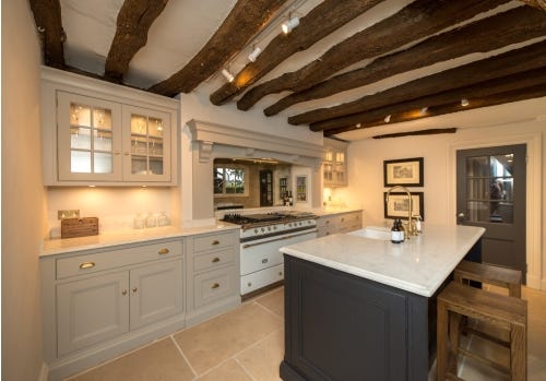 Humphrey Munson In Frame Ex Display Kitchen 