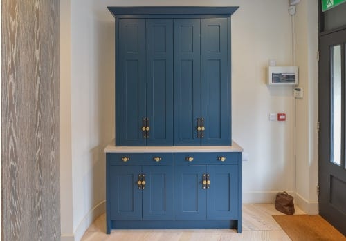 Mowlem & Co Ex Display Shaker Dresser 