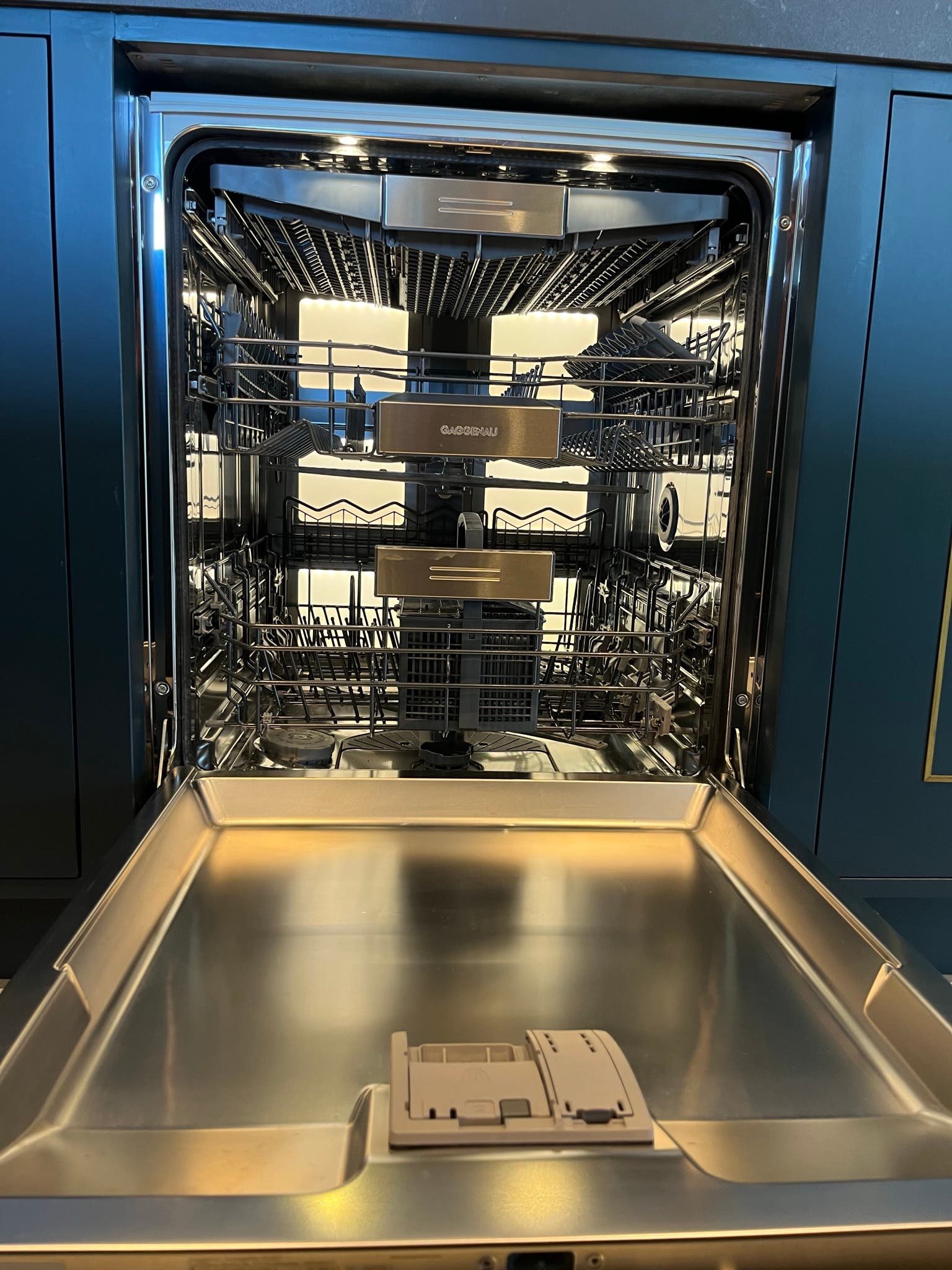 Ex display integrated dishwasher cheap