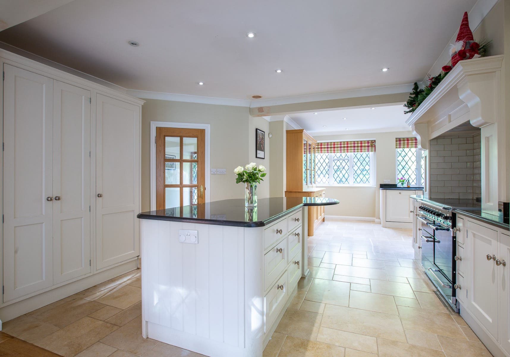 Loxley Large In Frame Used Kitchen
