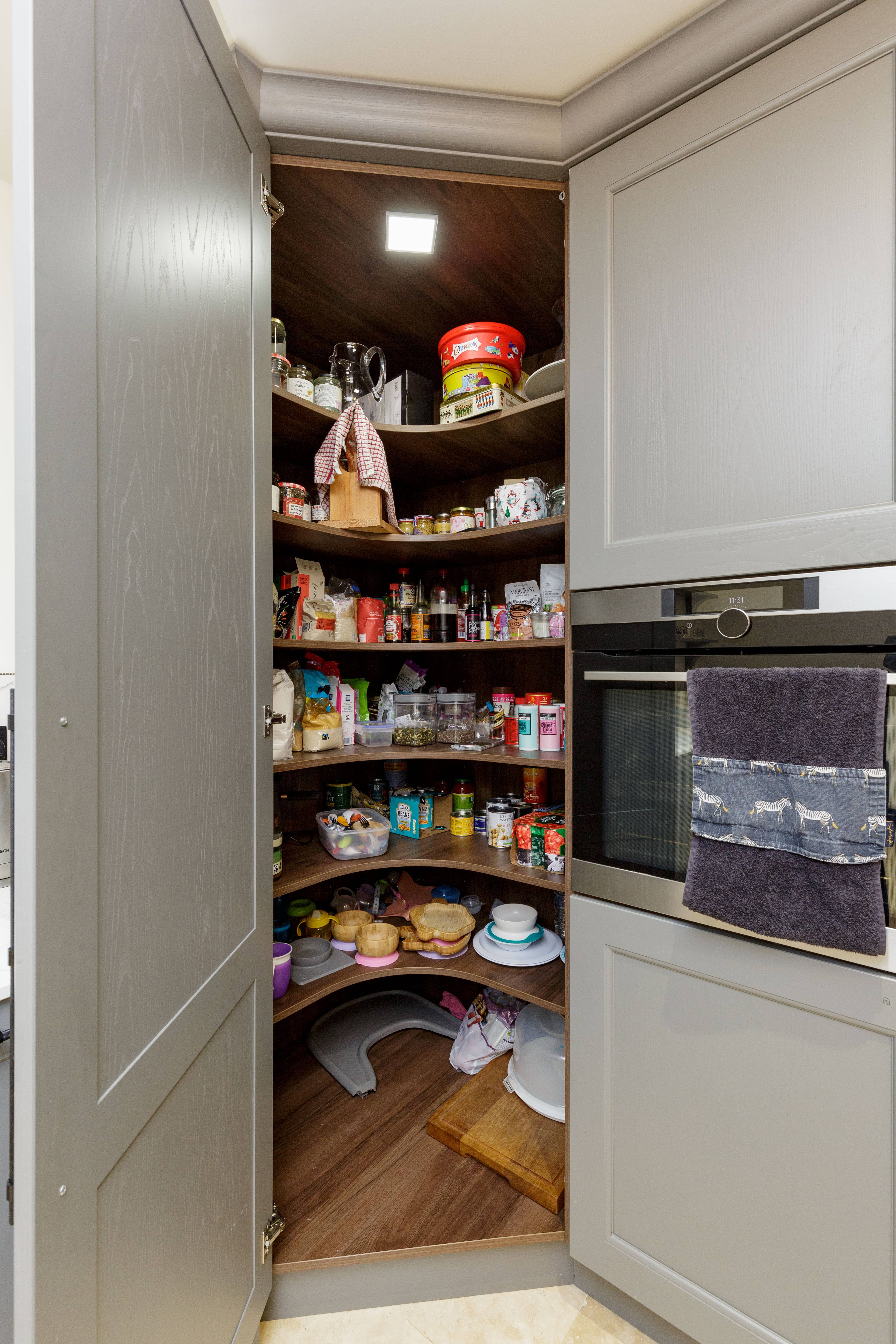 Large used shaker kitchen with pantry