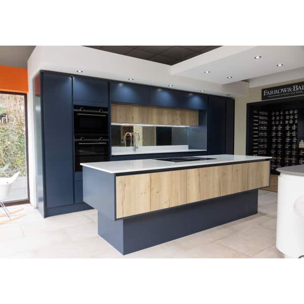 Masterclass H Line Ex Display Kitchen, Siemens Appliances
