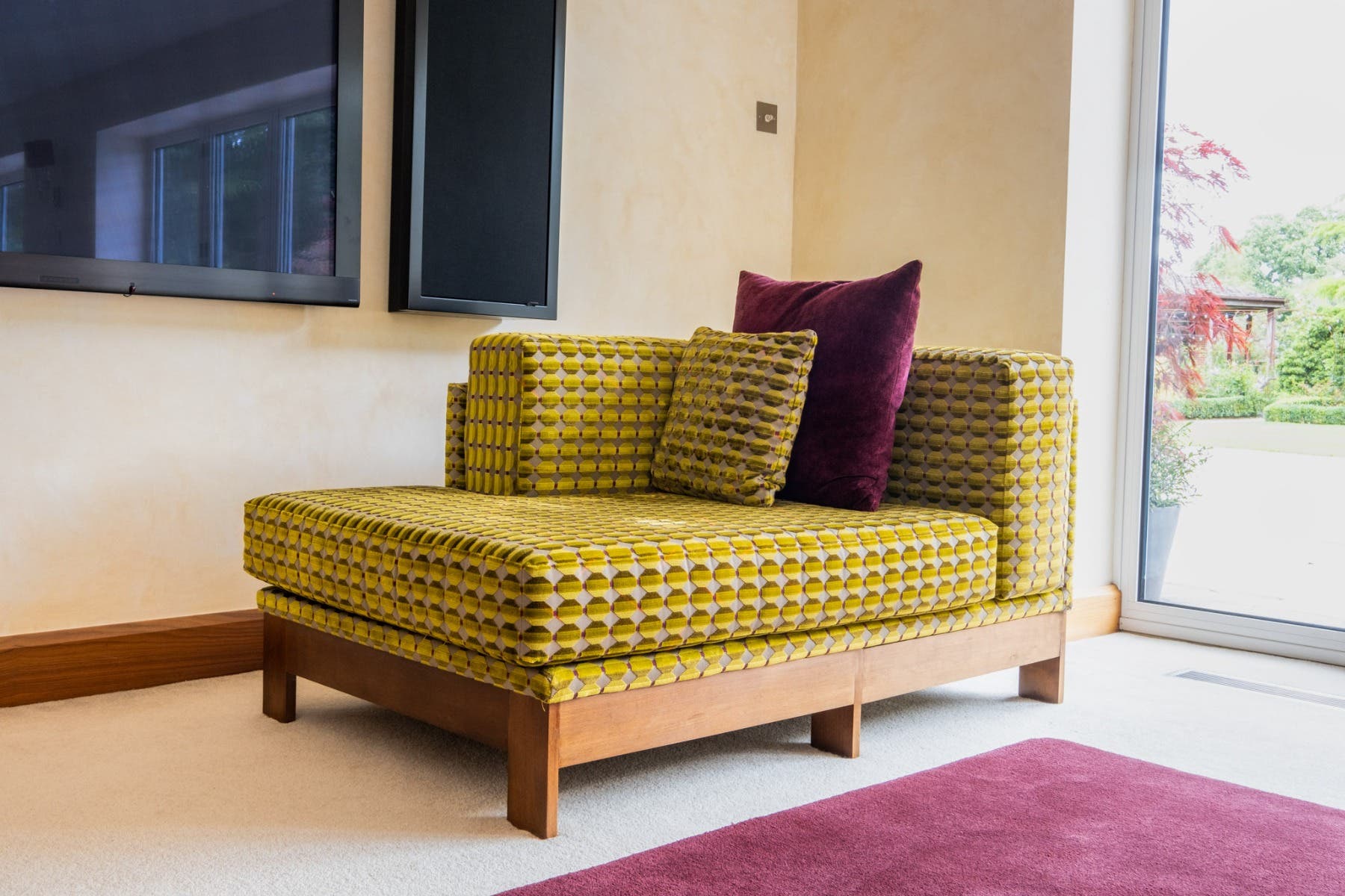 Used Contemporary Chaise Longues 2 Available
